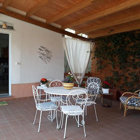 B&B Ai Tre Archi Spotorno Esterno foto