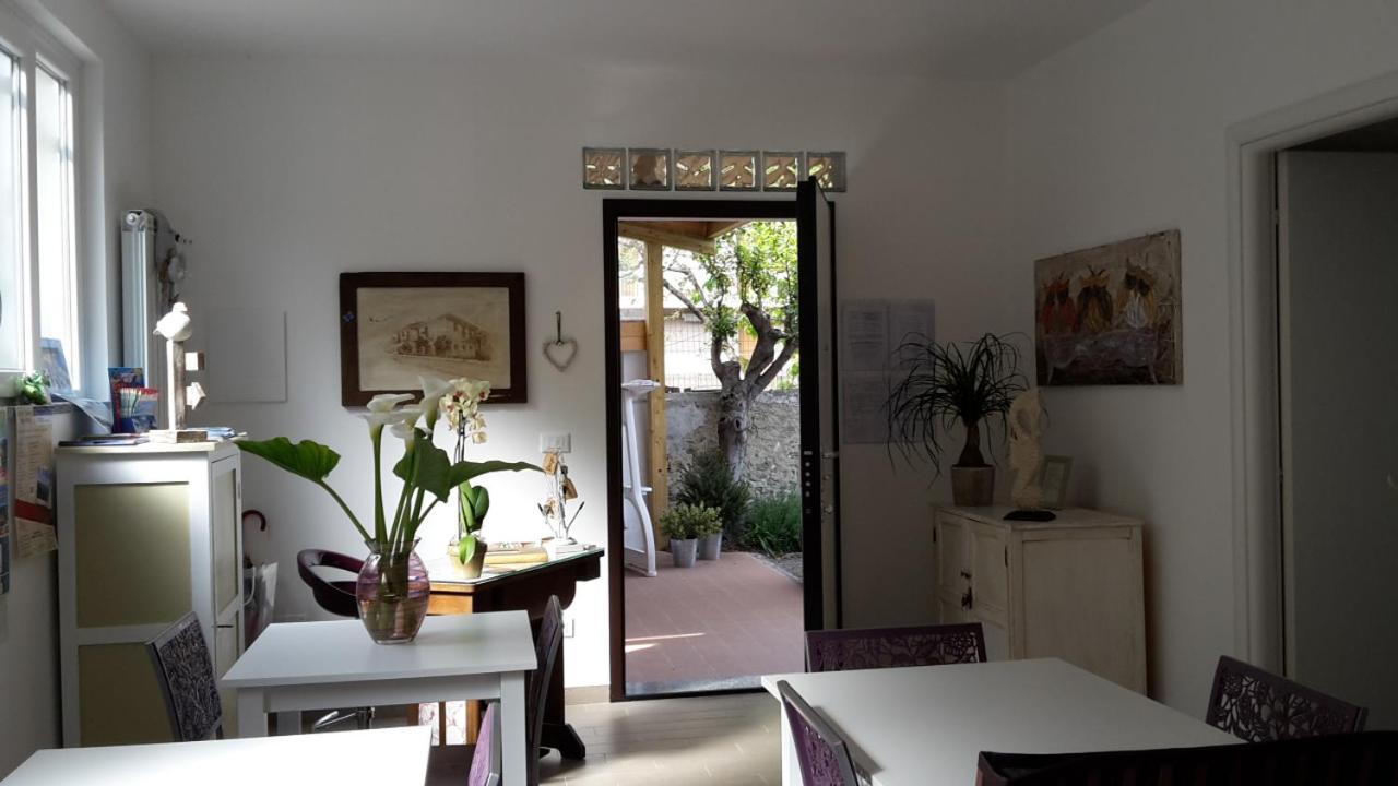 B&B Ai Tre Archi Spotorno Esterno foto