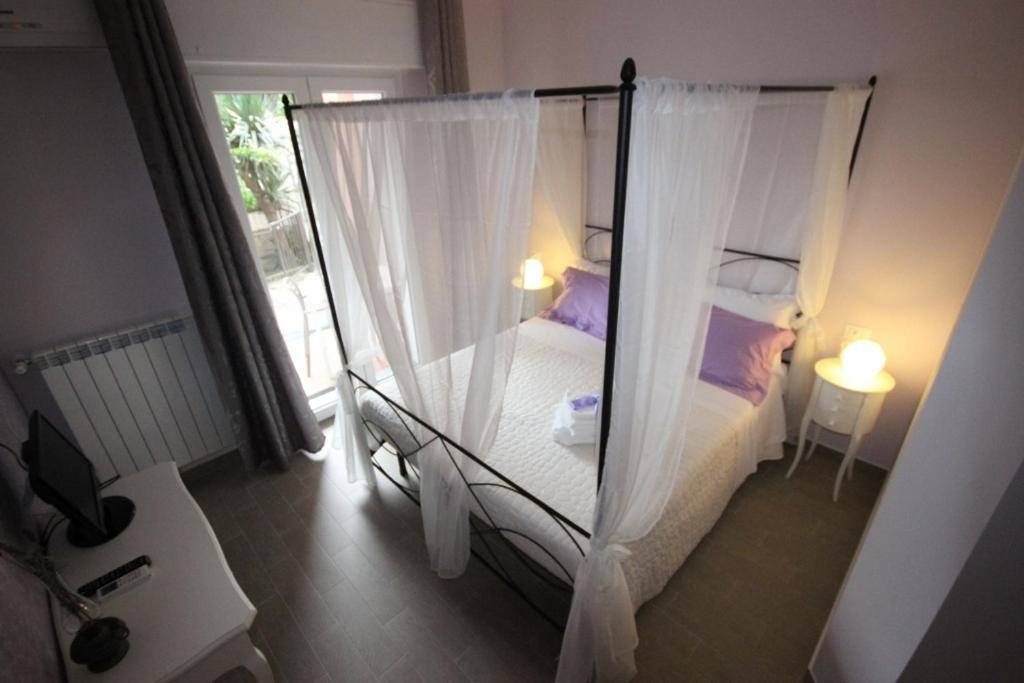 B&B Ai Tre Archi Spotorno Esterno foto