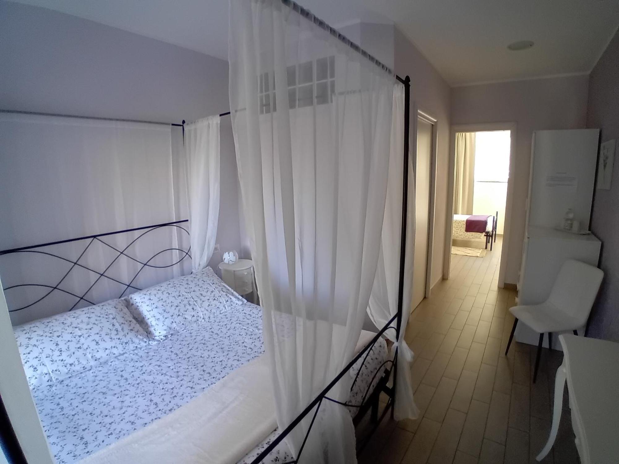 B&B Ai Tre Archi Spotorno Esterno foto