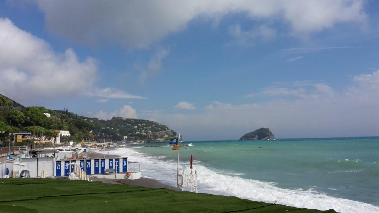 B&B Ai Tre Archi Spotorno Esterno foto