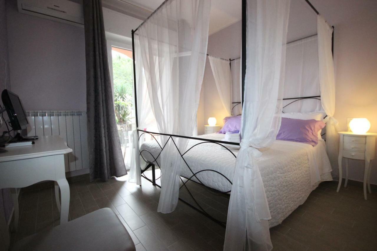 B&B Ai Tre Archi Spotorno Esterno foto