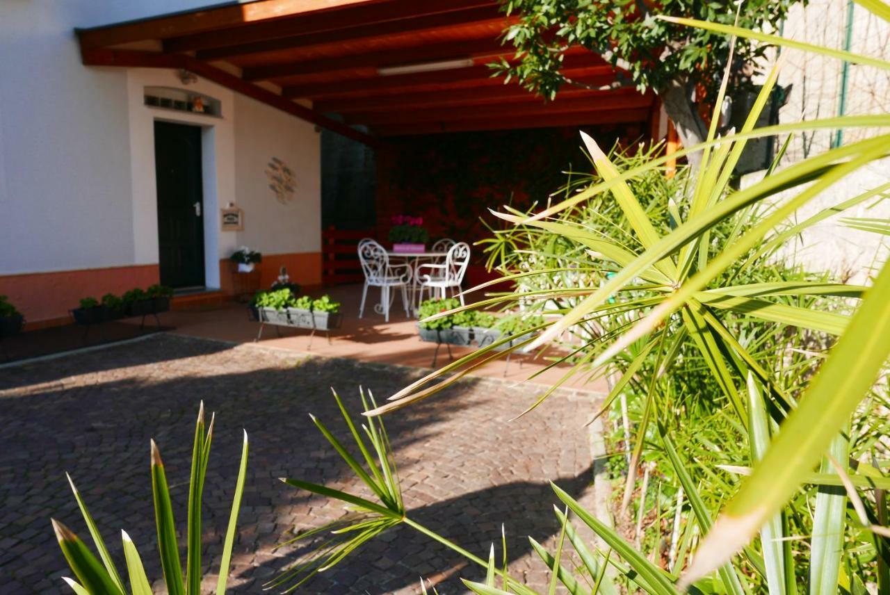 B&B Ai Tre Archi Spotorno Esterno foto