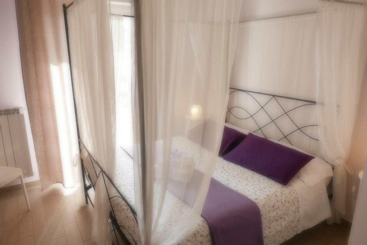 B&B Ai Tre Archi Spotorno Esterno foto