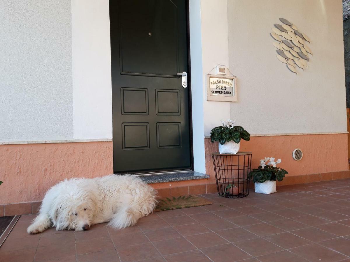 B&B Ai Tre Archi Spotorno Esterno foto