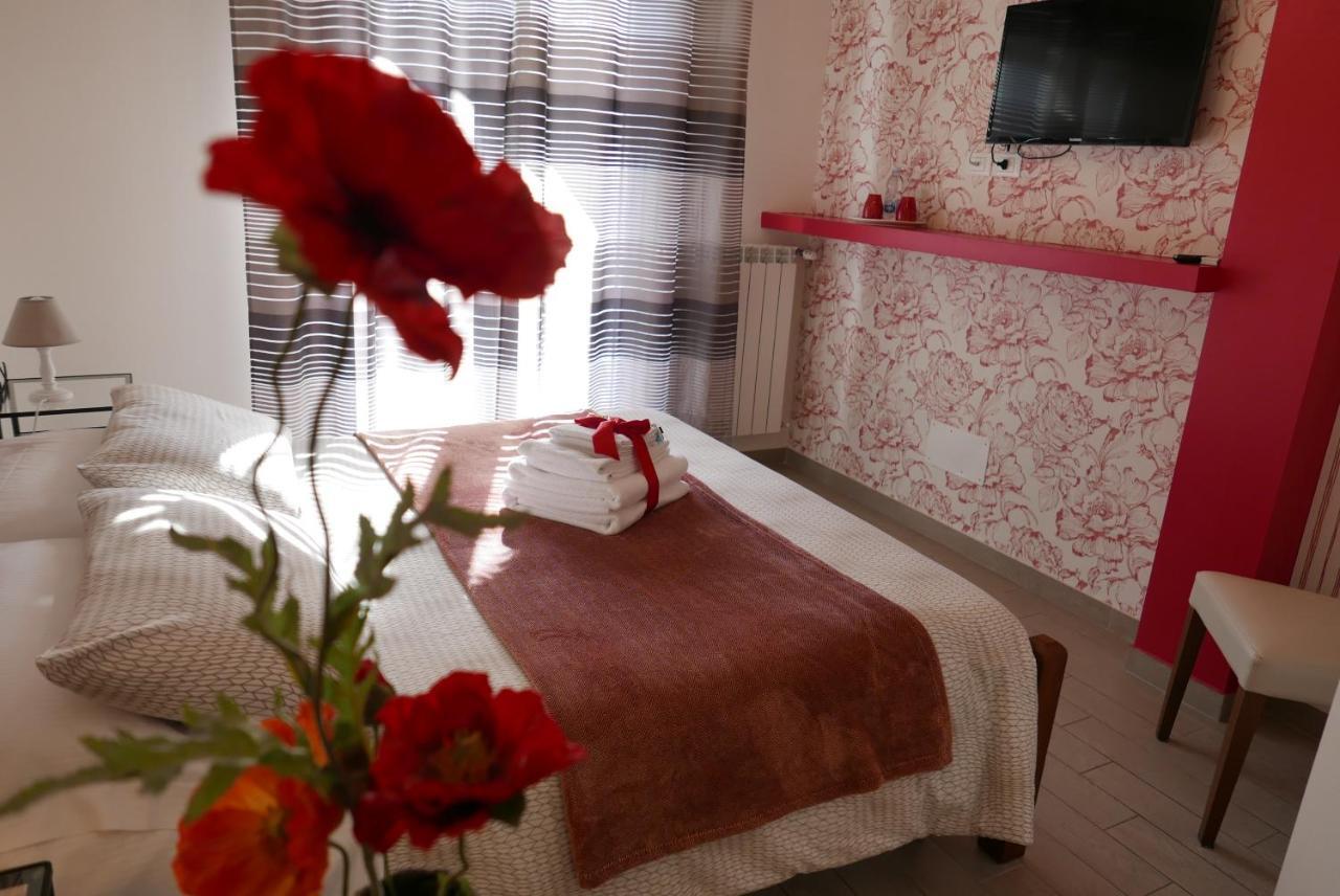 B&B Ai Tre Archi Spotorno Esterno foto